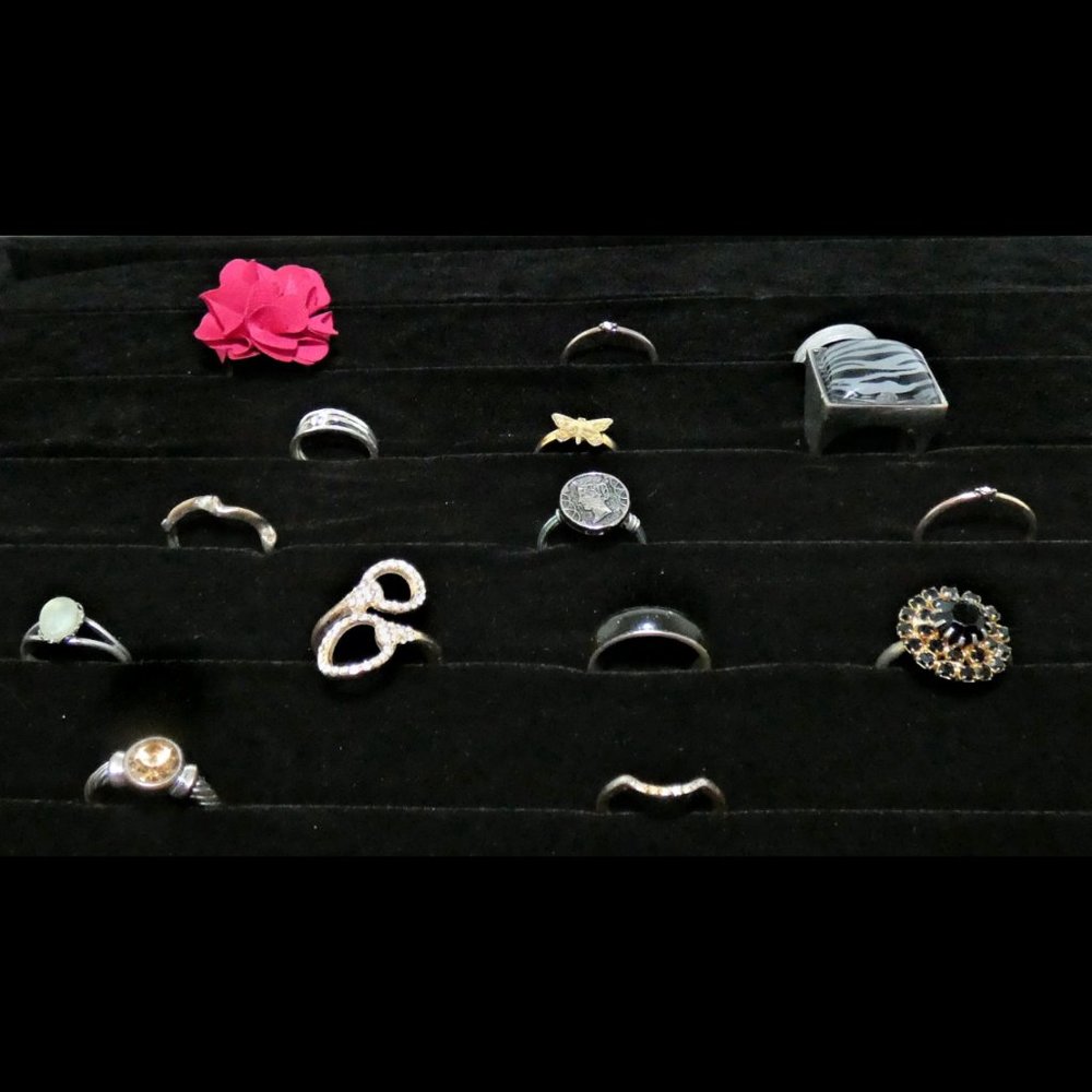 Vintage Costume Ring Lot - Silver & Gold Tones - Picture 3 of 5